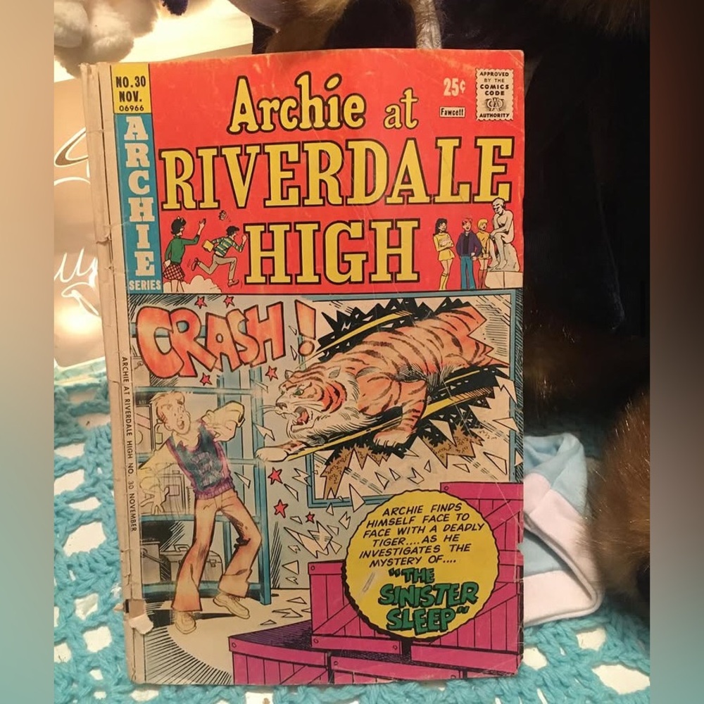 Arche Riverdale High Comic Cover — Red, Yellow, Blue